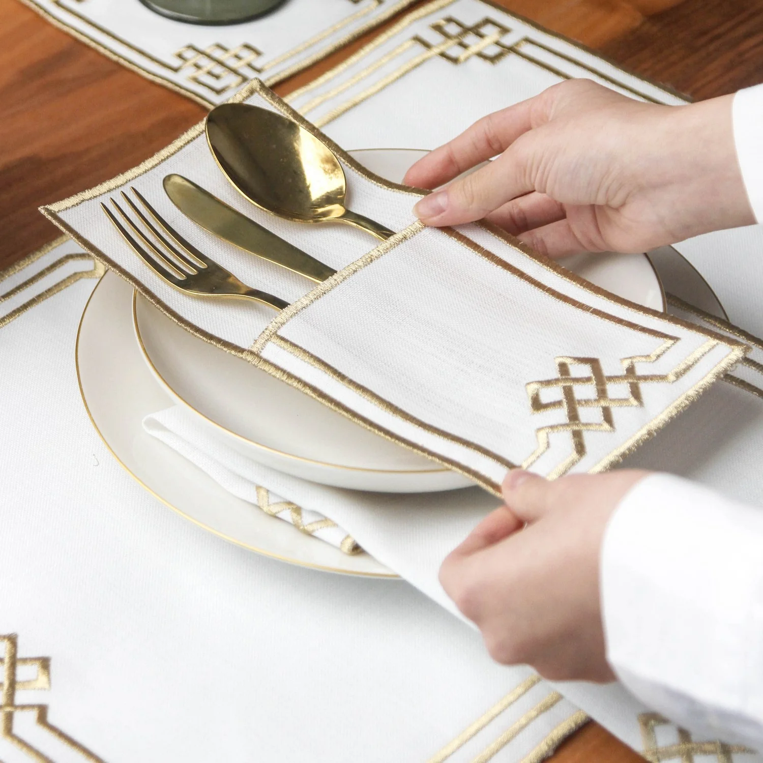 Ramadan Dining Set Eternal Knot Geometric Border for 6 Persons 24 Piece Set - Image 6